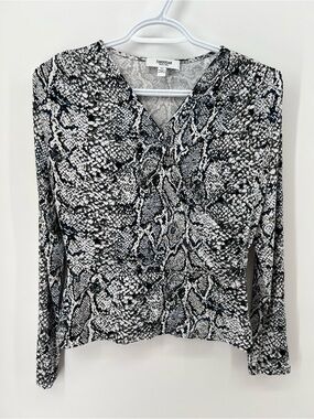 Toboggan Women’s Small Black & White Snake-Print Long Sleeve Peplum Top